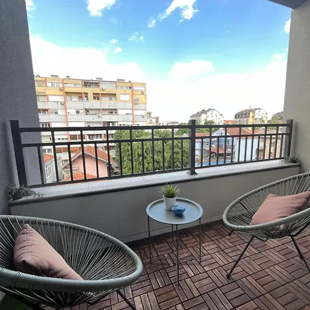 Golden Royal Sm * Kragujevac