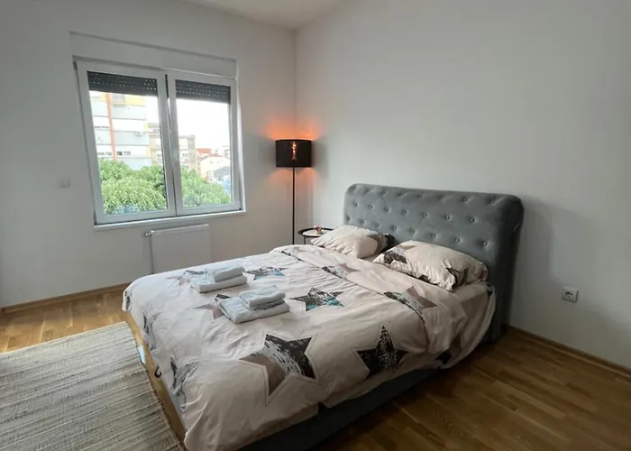 アパート Golden Royal Sm *