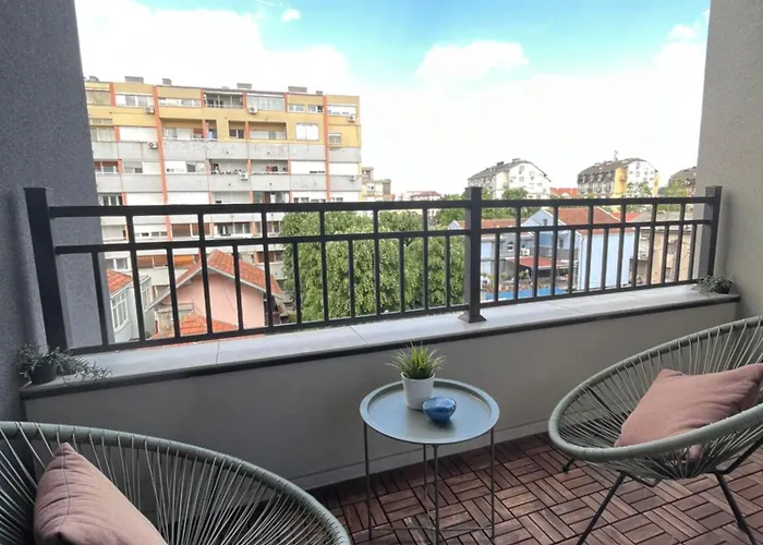 Golden Royal Sm * クラグイェヴァツ